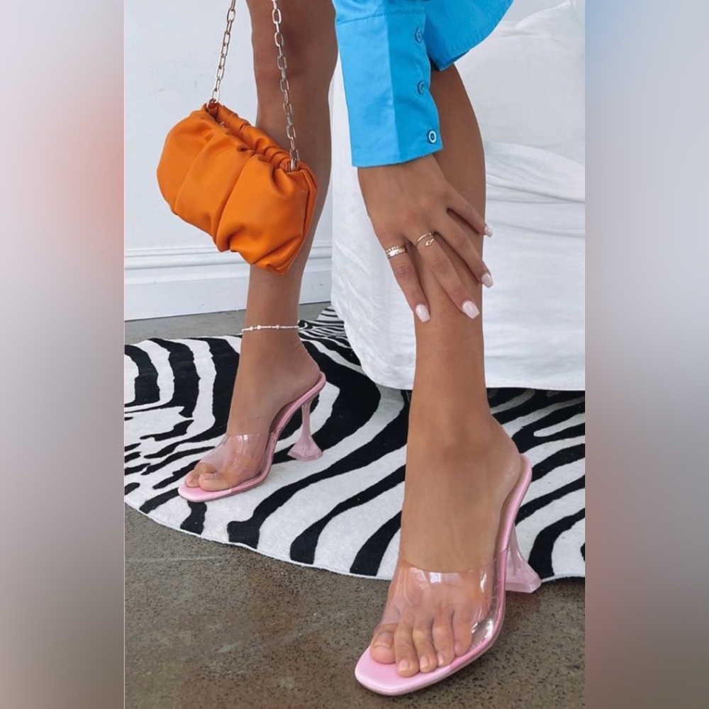 NIB White Fox Boutique Lead You On Pink Mules / Heels - 6